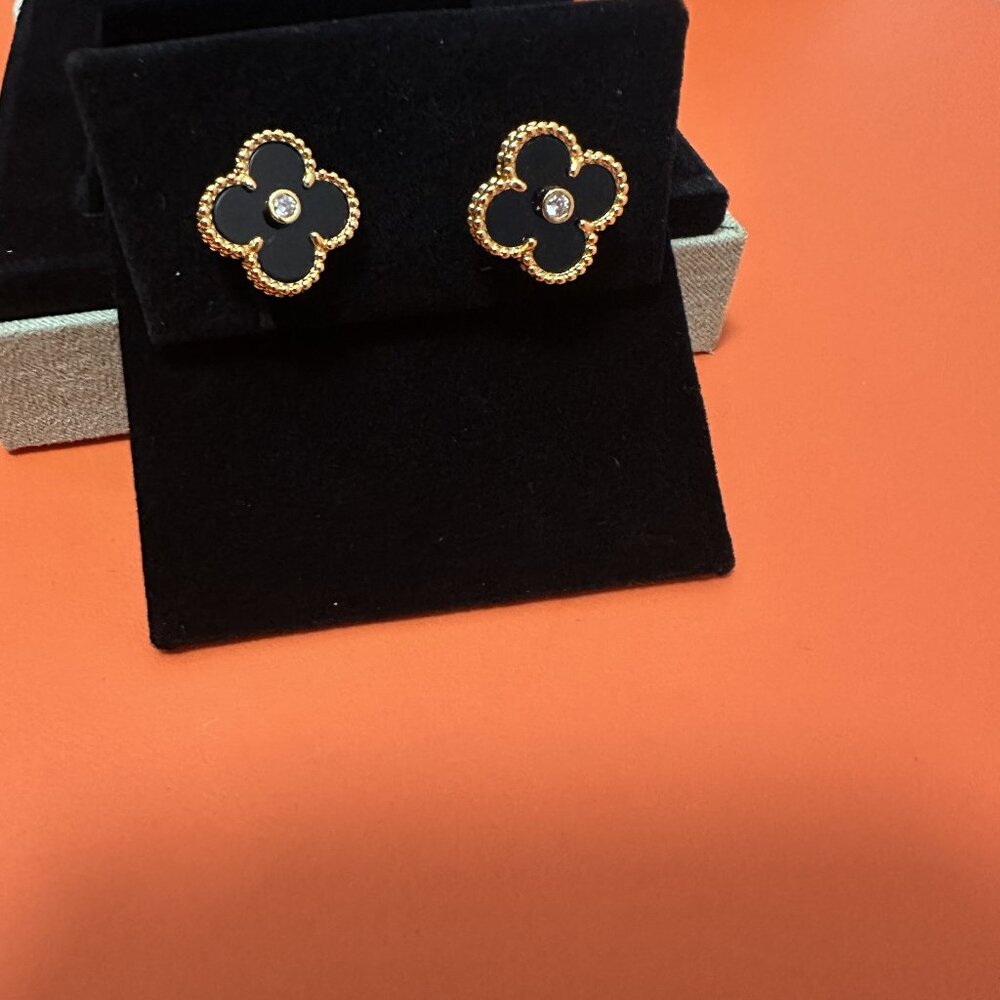 💎Van Cleef & Arpels 18k gold black earrings